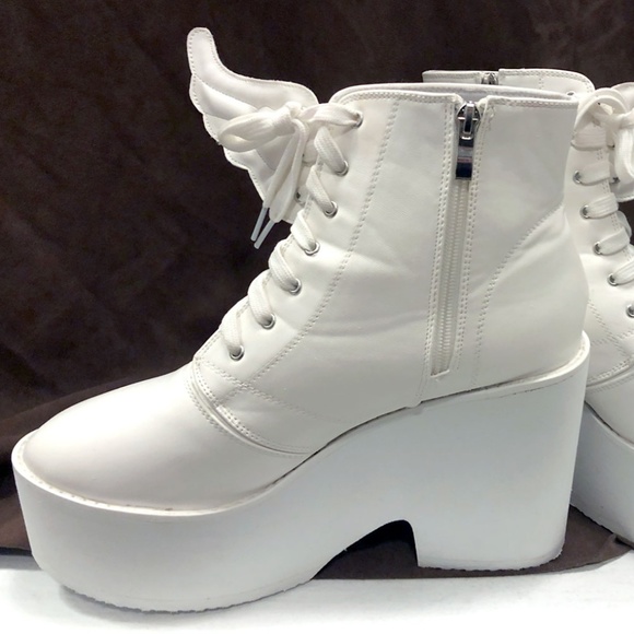hot topic platform boots